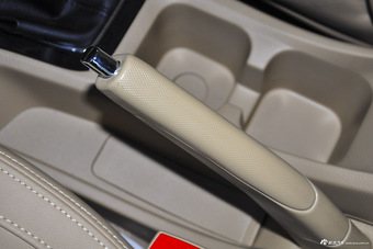 2015款五菱宏光S1 1.5L手动舒适型 白
