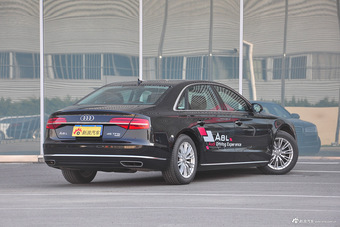2016款奥迪A8L 3.0T自动45TFSI quattro时尚型