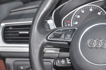 2017款奥迪A6L 3.0T自动45TFSI quattro运动型