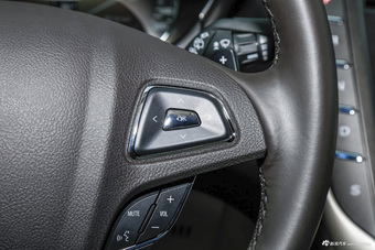 2016款林肯MKC 2.0T自动两驱尊雅版