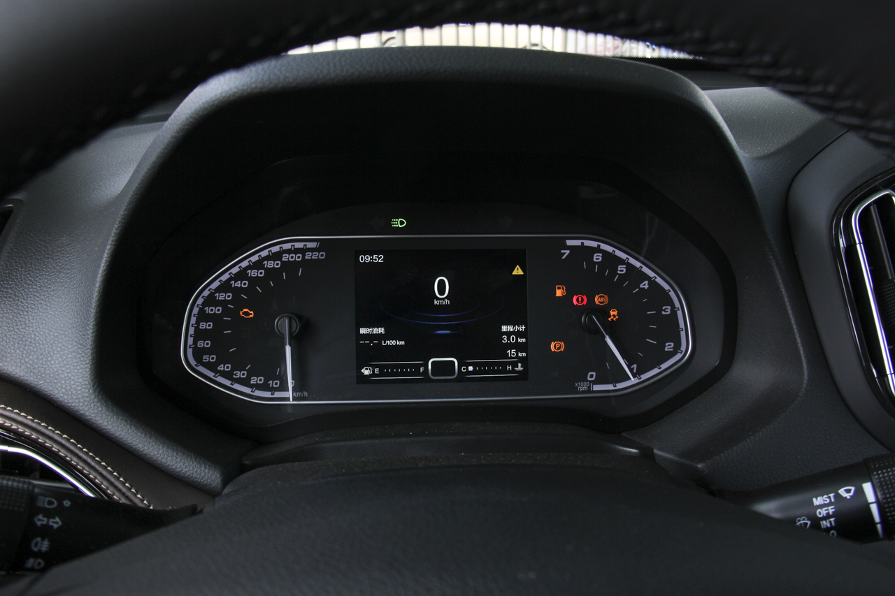 2018款瑞虎7 1.5T手动精英版