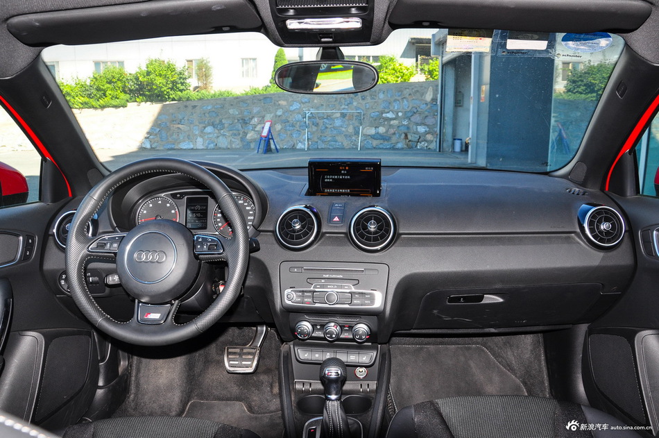 2016款奥迪A1 1.4T 自动30TFSI Sportback S Line运动版