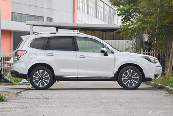 2016款森林人2.5L自动尊贵导航版