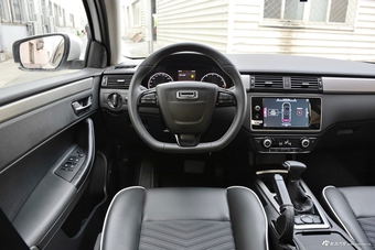 2017款观致3三厢1.6L自动致悦型