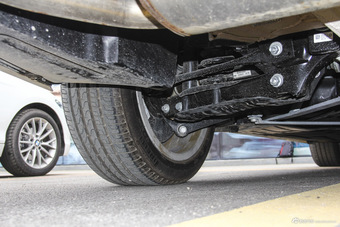 2016款宝马3系GT 320i 2.0T自动设计套装型 矿石白