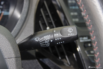 2015款比亚迪秦1.5T自动双冠旗舰版