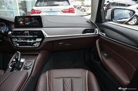 2018款宝马5系改款2.0T自动530Li领先型豪华套装