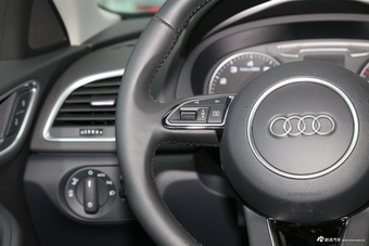 2017款奥迪Q3 2.0T自动35 TFSI时尚型 