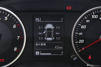 2017款宝骏730 1.5T手动时尚型7座