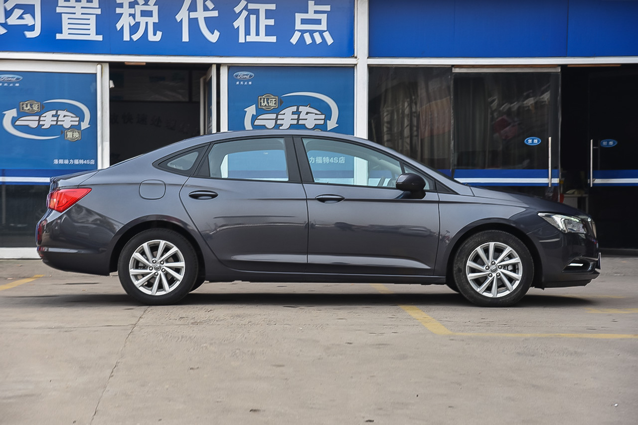 2016款威朗轿跑1.5L自动领先型15S