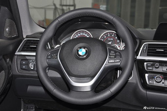 2017款宝马3系2.0T自动M运动型320Li