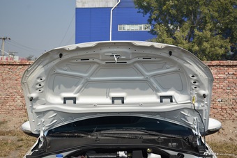 2016款标致301 1.6L手动舒适版 