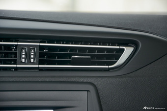 2016款标致308 1.6L自动时尚版