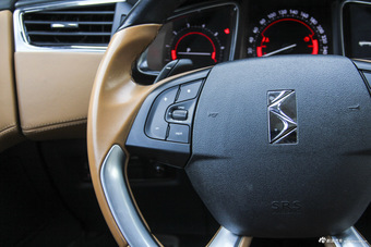 DS 6 2014款 1.6T 尊享版THP200