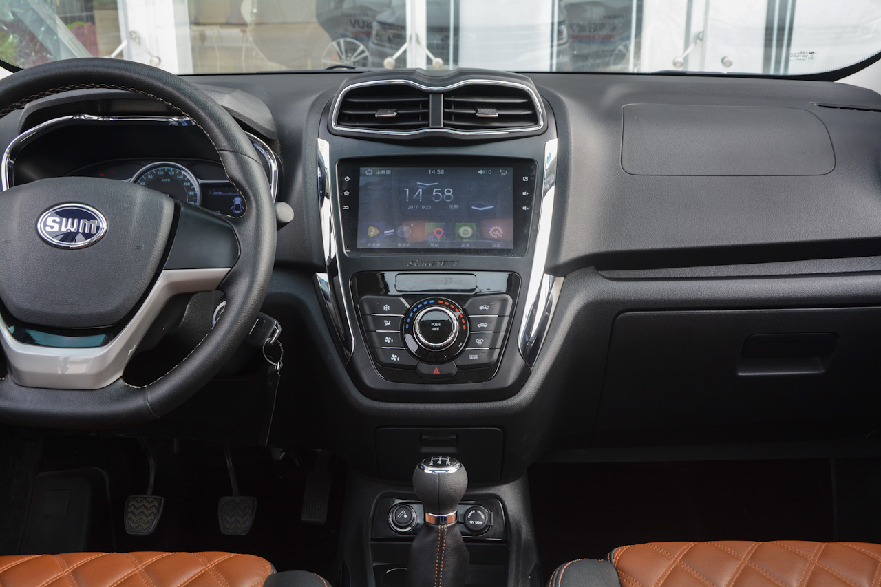 2017款斯威X3 1.5T手动时尚型