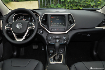 2017款自由光2.4L自动优越版