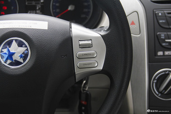 2015款启辰R50 1.6L自动豪华版