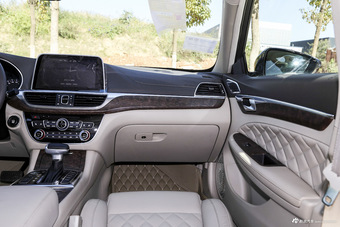 2016款传祺GA8 2.0T自动豪华版320T