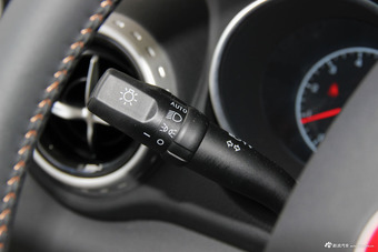 2016款比亚迪元1.5L手动豪华型