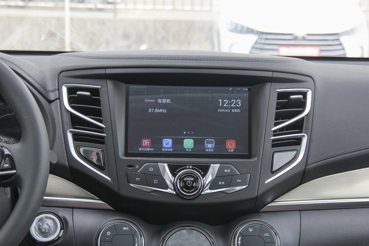 2018款比亚迪宋1.5TID手动智联尊享型