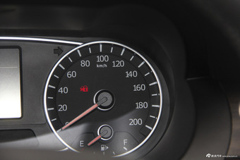 2015款陆风X7 2.0T自动全景旗舰版