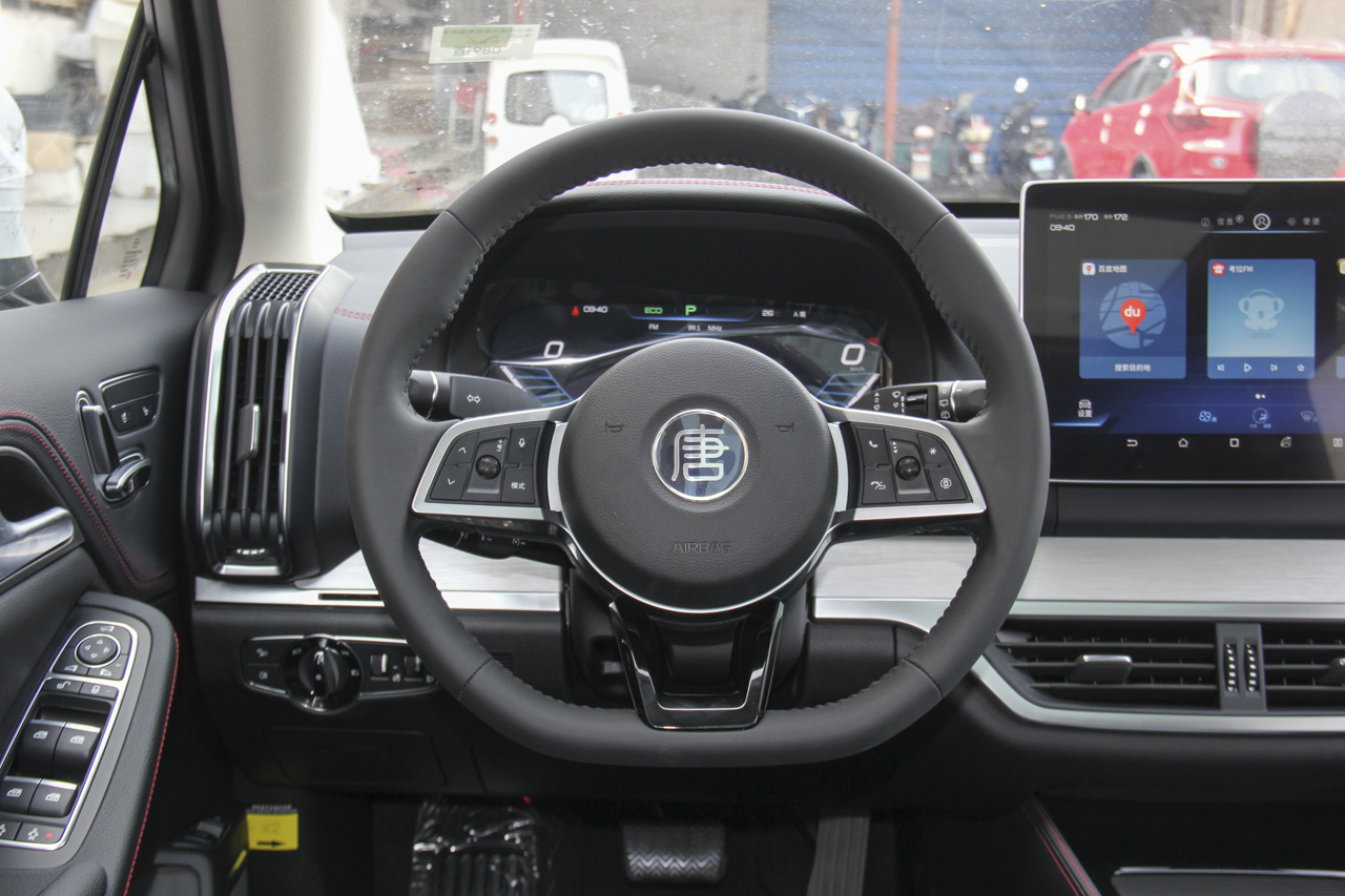 2018款比亚迪唐新能源2.0T全时四驱智联创享型7座