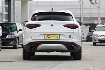 2017款Stelvio 2.0T 200HP自动豪华版