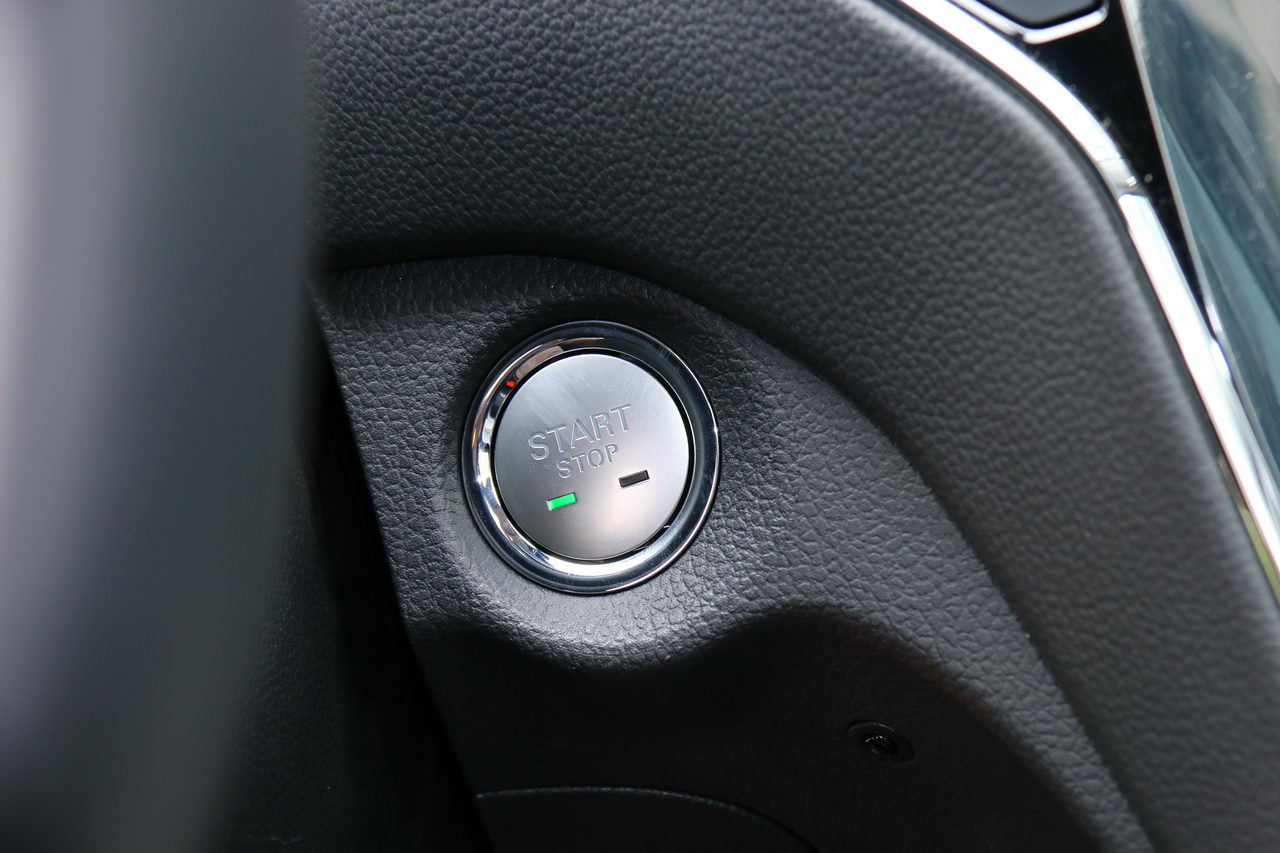 2017款荣威eRX5 1.5T自动尊贵旗舰版