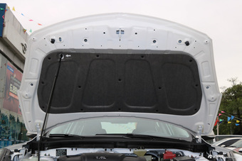 2017款海马福美来1.6L自动豪华型