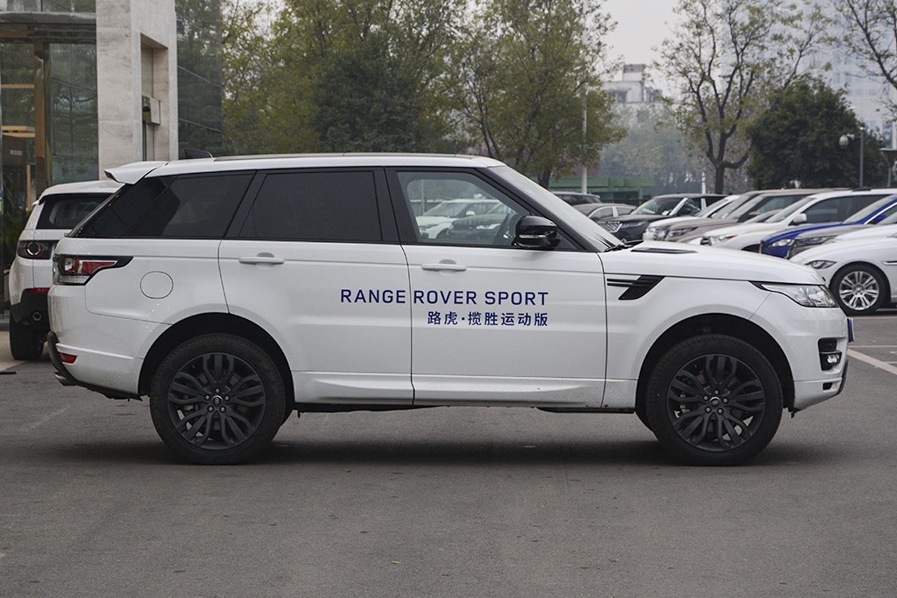 2017款揽胜运动版3.0自动V6 SC HSE Dynamic