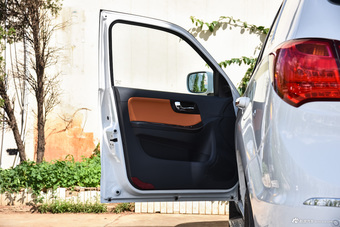 2015款海马S7 2.0L手动改款纵骋型