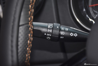 2016款北京BJ40L 2.3T自动四驱尊享版