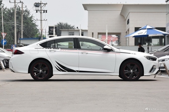 2018款君威GS 2.0T自动穿越火线联名限量版28T