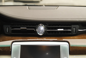 2013款总裁 3.0T自动V6标准型