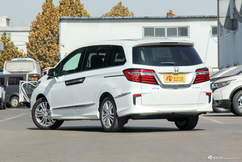 2016款艾力绅2.4L自动经典版