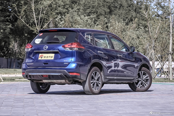  2017款奇骏2.5L自动CVT七座领先版 4WD