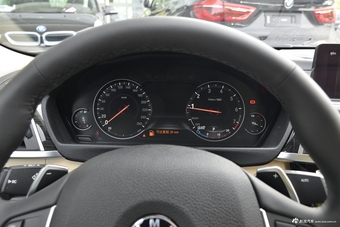 2018款宝马3系2.0T自动320Li 领先型豪华套装