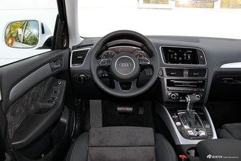 2017款奥迪Q5 2.0T自动40TFSI豪华型（白）