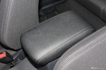 2016款森雅R7 1.6L手动舒适型 