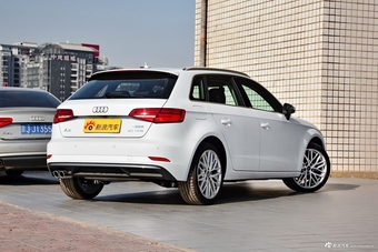 2018款奥迪A3 30周年型2.0T自动Sportback 40 TFSI风尚型