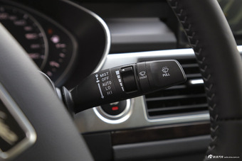 2016款众泰Z700 1.8T自动DCT尊贵型