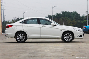 2015款绅宝D50 1.5L手动舒适超值导航版