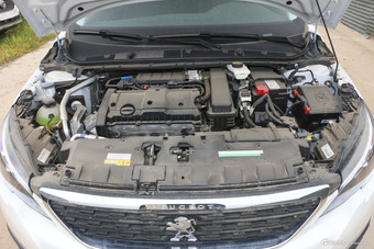 2018款标致308 1.6L自动时尚版