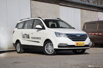2017款北汽威旺 M50F 1.5L 手动豪华型 白色