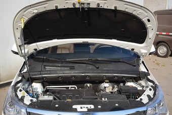 2017款北汽威旺 M50F 1.5L 手动豪华型 白色