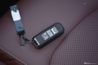 2017款宝骏560 1.5T DCT旗舰型7座