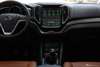 2016款长安CX70 1.6L手动豪华型