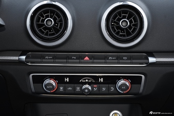 2018款奥迪A3 30周年型2.0T自动Sportback 40 TFSI风尚型