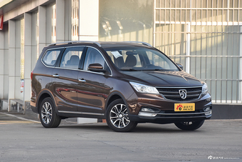 2017款宝骏730 1.5T手动风尚型7座