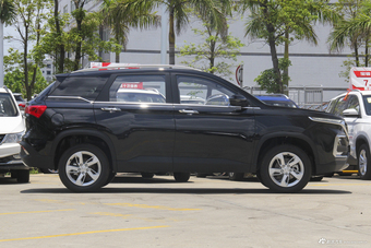 2018款宝骏530 1.8L自动豪华型